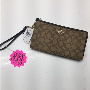 PRICE DROP‼️ NWT Monogrammed Coach wristlet